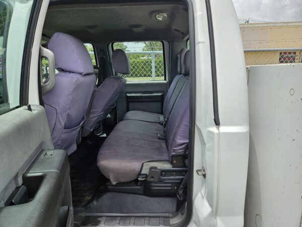 2011 Ford F-550 - Image 7