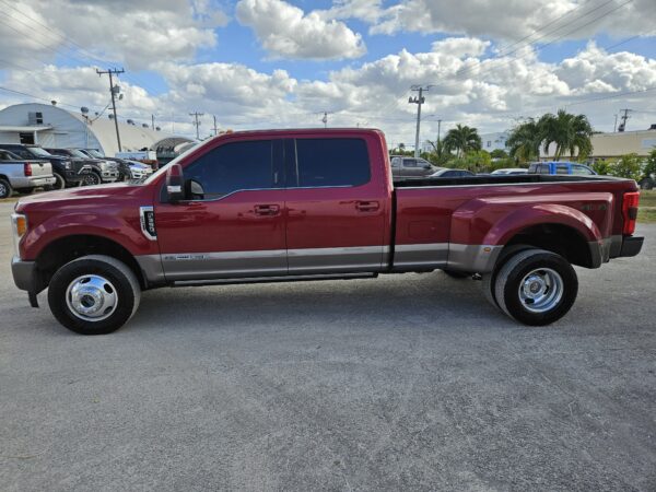 2018 Ford F-350 King Ranch - Image 10