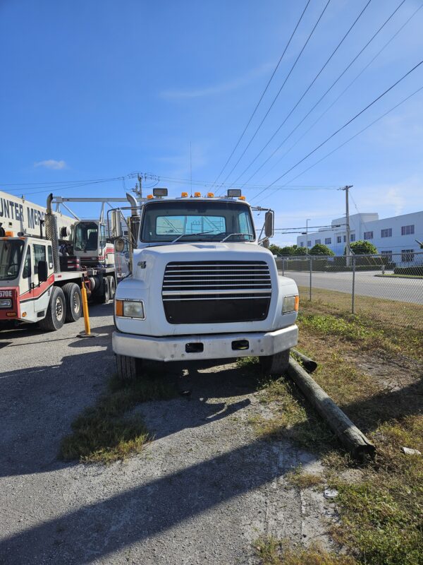 1995 Ford Truck Tractor - Image 6